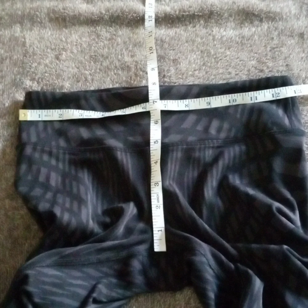 ALO Yoga Air Brush Black Arches Capris